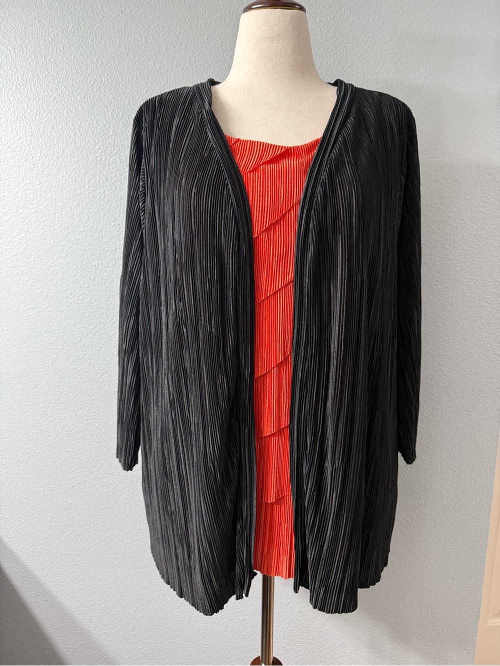 CJ Banks 2 Piece Pleated Tank & Cardigan Set 1X Black Coral